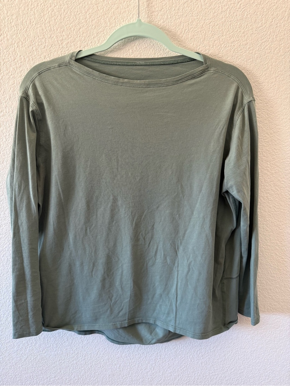 lululemon athletica Long Sleeve Tee in Sage Green
